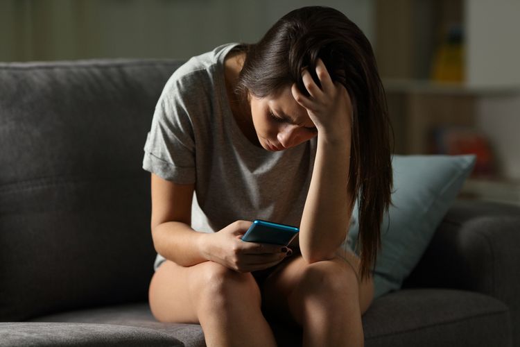 Pengaruh Media Sosial Terhadap Kesehatan Mental Remaja